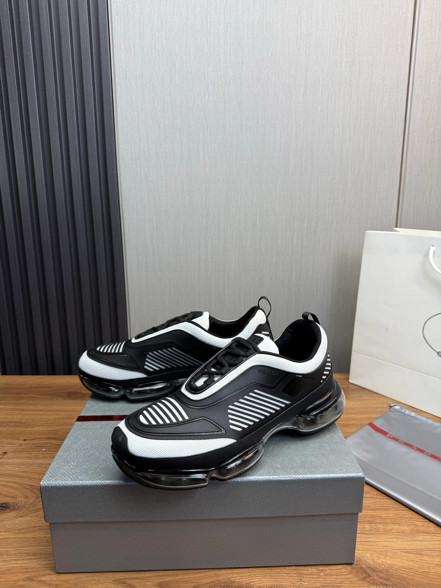 Men's shoes 💰640💰 [PRADA] Men's shoes are popular in the counter, high-quality shipments ✔️Official website synchronization, original fly-woven epoxy fabric + cowhide lining, 1⃣️ to 1⃣️ replica, original air-cushion original bottom, 38-45 (one size larger)